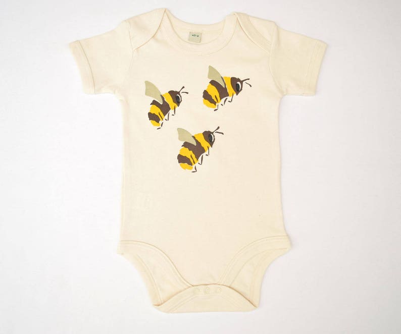 Pear Print baby bodysuit in organic cotton with bees. Save the Bees. Baby one-piece. Baby boy or baby girl gift. Bumble bees. image 5