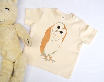 Camiseta orgánica para bebé: diseño de búho común estampado a mano, ecológica.