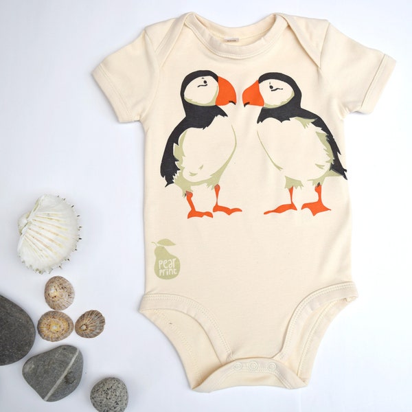 Baby bodysuit in organic cotton with puffins. Baby one-piece. Baby boy or baby girl gift.