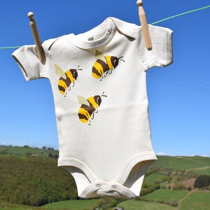 Pear Print baby bodysuit in organic cotton with bees. Save the Bees. Baby one-piece. Baby boy or baby girl gift. Bumble bees. image 3