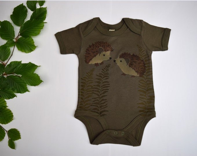 Hedgehogs at night under the ferns. Camo green baby and toddler bodysuit or t-shirt . Organic cotton