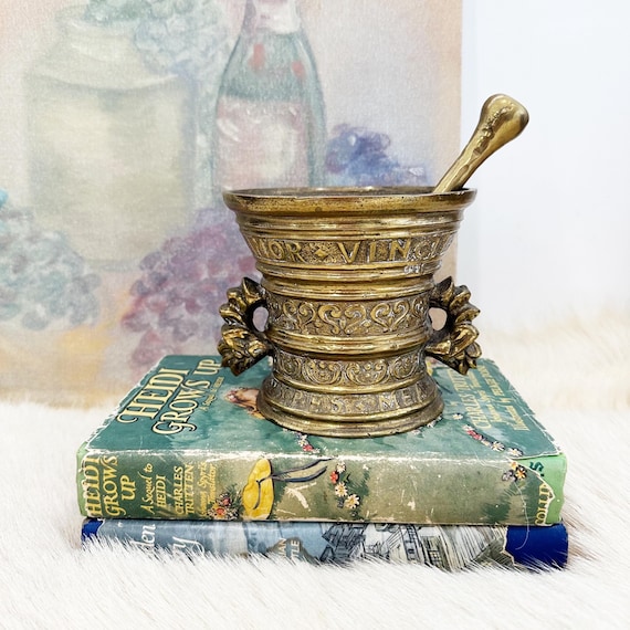 Gorgeous Brass AMOR VINCIT OMNIA Apothecary Mortar and Pestle. - Etsy