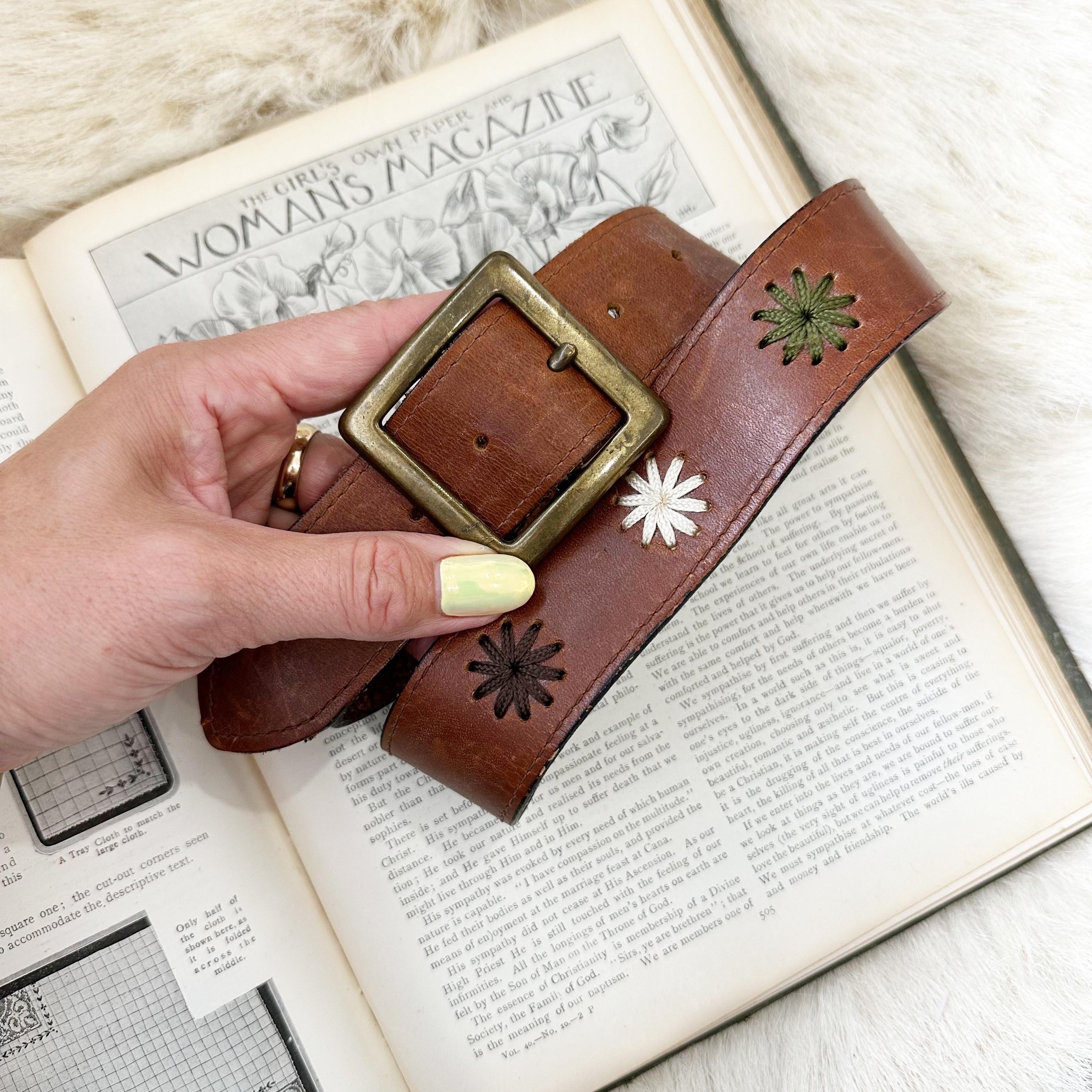 Vintage Tristan and Iseut Brown Leather Belt With Floral  display picture 3