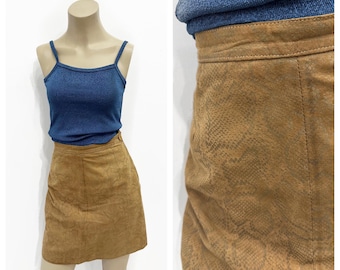 Chic MABRUN leather snakeskin mini skirt. Size XS/S.