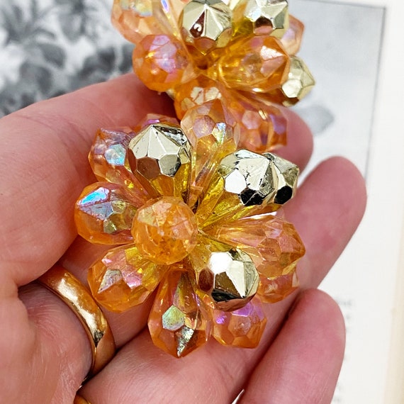 Fun 1960's gold and peach cluster clip ons. - image 6