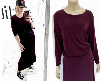 Slinky aubergine purple skirt and top set. Size M/L.