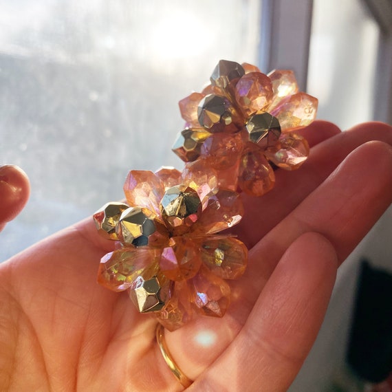 Fun 1960's gold and peach cluster clip ons. - image 9