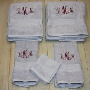 Deluxe Bath Towel sets Embroidered hand towel Made to Order towel Wedding gift Personalized bath towels free presonalization monogram towels