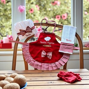 Custom Embroidered Gingham Apron Set: Chef Hat & Mitts