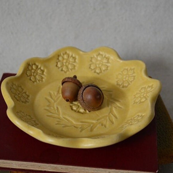 handmade pottery plate in soft yellow, ceramic coaster, ring dish, scalloped candle holder, incense burner, birthday gift, ready to ship