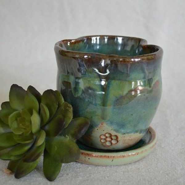 Pottery planter, ceramic planter glazed in green, flower pot, garden decor, indoor garden, gardening gift, handmade, ready to ship