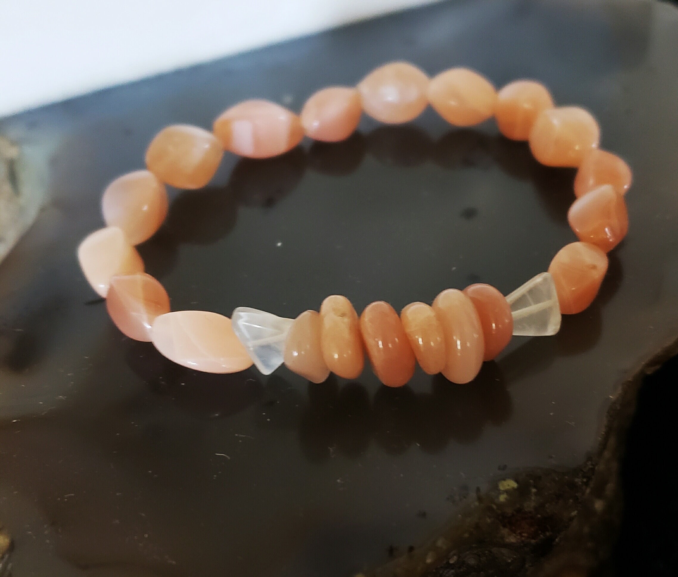 公式】 ブレスレット アクセサリ― ピーチムーンストーンブレスレットヒーリングストーンチャクラpeach moonstone natural  gemstone bracelet 69 elasticated healing stone chakra