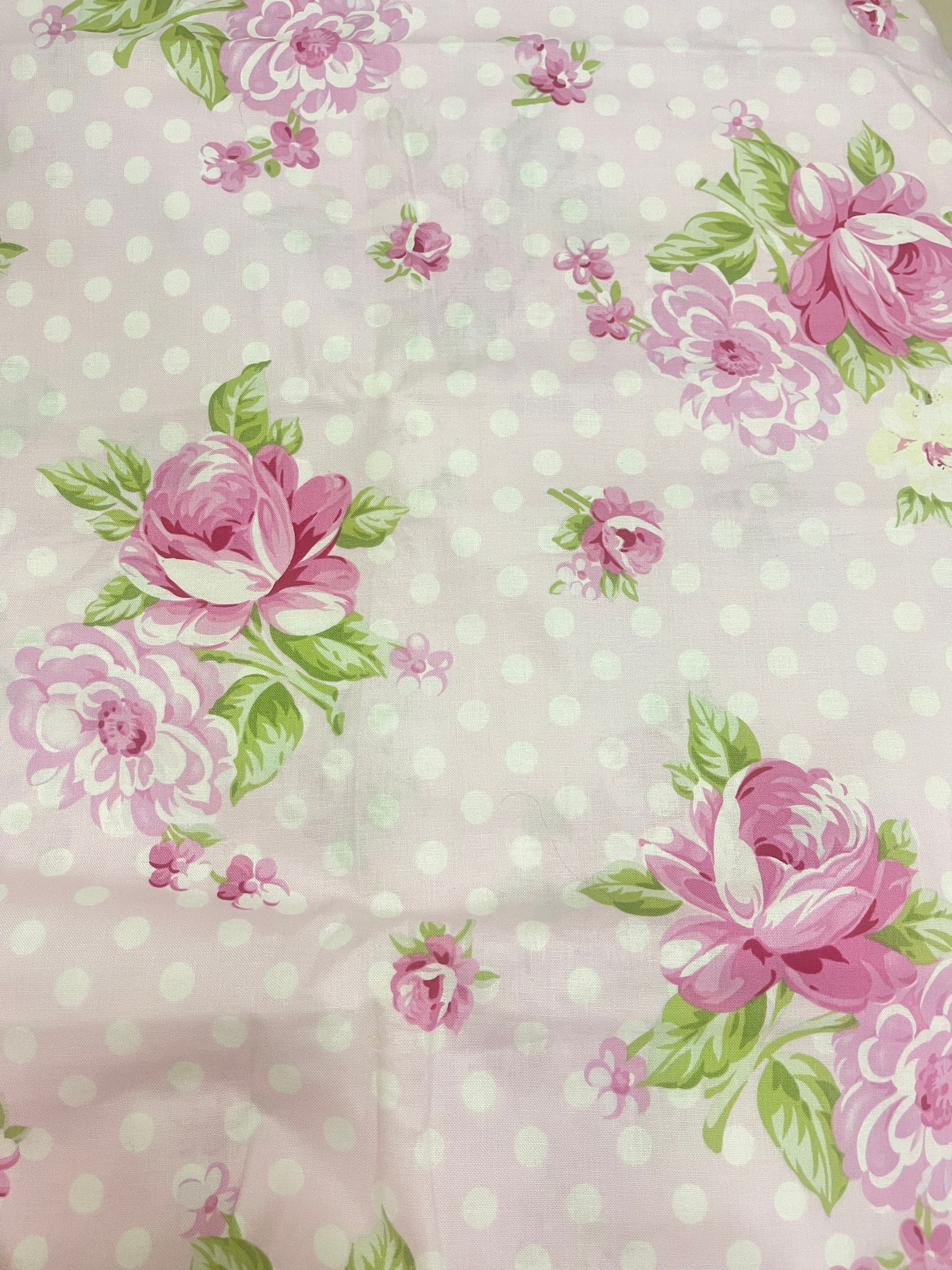 FQ Tanya Whelan Rosey _ Róże i chryzantemy w kolorze różowym, OOP VHTF Free Spirit Fabric Fat Quarter