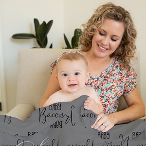 Couverture personnalisée pour bébé, couverture pour bébé monogrammée, couverture nominative, couverture d’emmaillotage, cadeau de fête de bébé, accessoire photo pour nouveau-né, cadeau pour bébé garçon