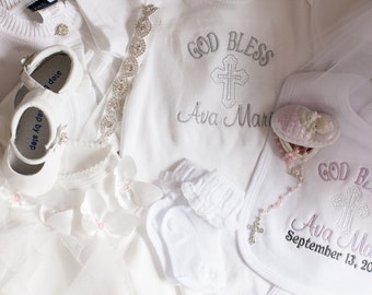 Conjunto de body y babero de bautismo con monograma