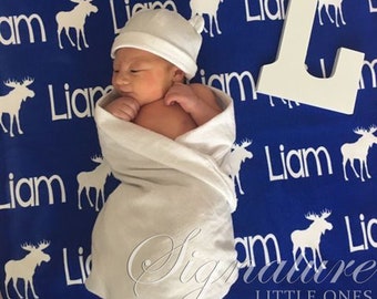 Spersonalizowany kocyk dla dziecka, spersonalizowana czapeczka, kocyk z imieniem, kocyk do otulania, prezent na baby shower, kocyk z informacją o narodzinach dziecka, czapeczka z imieniem