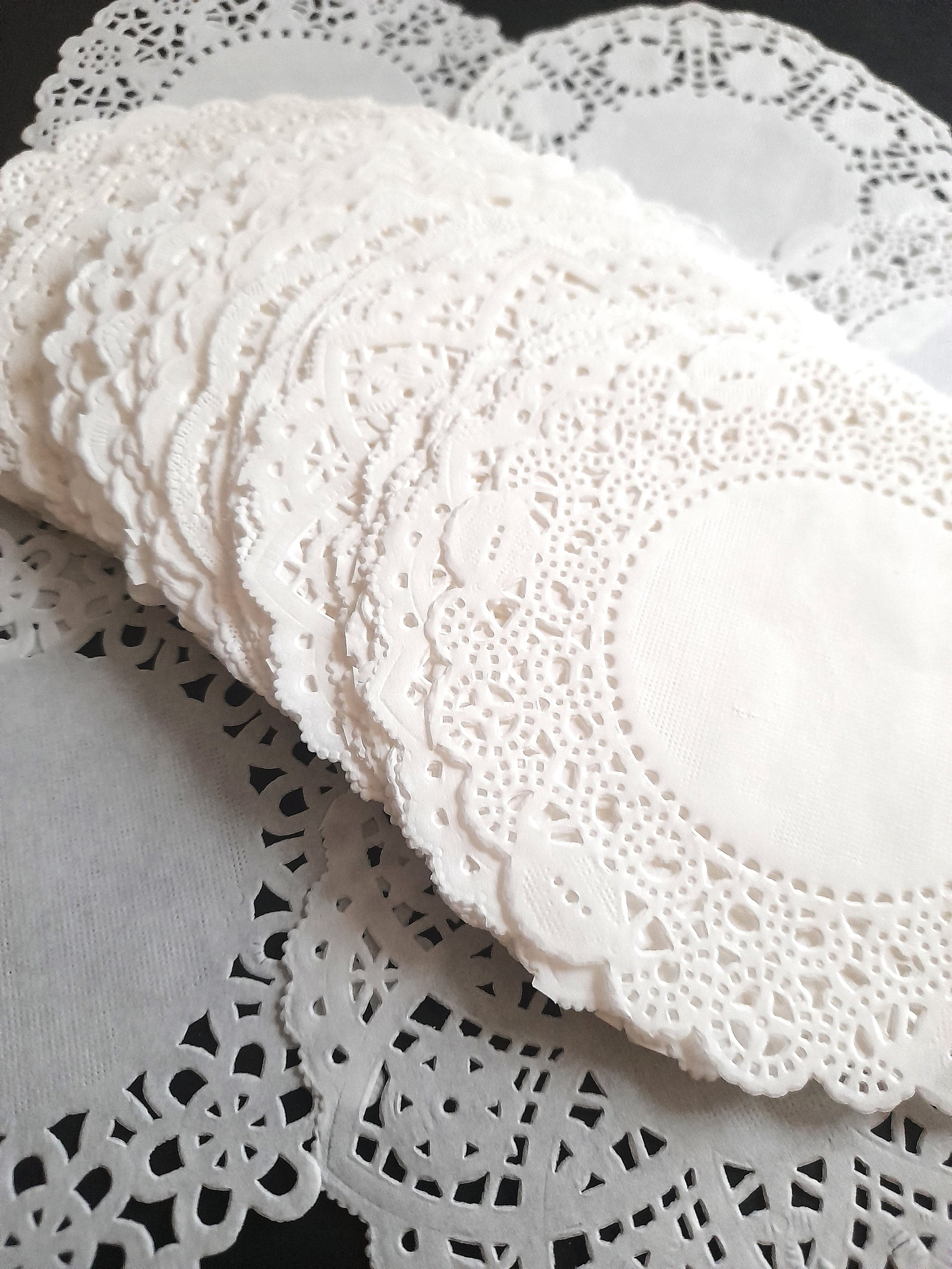 Paper doilies in different designs and sizes, junk journal & scrapbooking supplies, card making supplies, vintage style crafts, lace effect