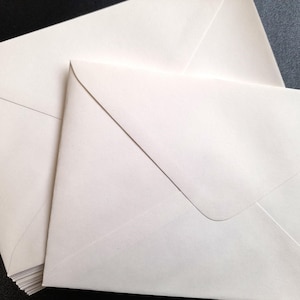 20 x cream diamond back gummed envelopes, 130gsm wedding quality, 135x195 mm, great for card making and invitations