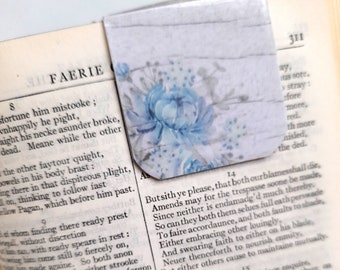 Magnetic bookmark with blue flowers / magnetic bookmark / magnetic page clip