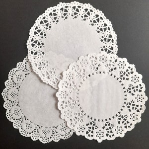 Paper doilies in different designs and sizes, junk journal & scrapbooking supplies, card making supplies, vintage style crafts, lace effect imagem 8