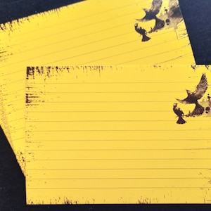Briefkarten, A6, gelb mit schwarzen Raben, liniert, 7mm liniert, A6 Format,