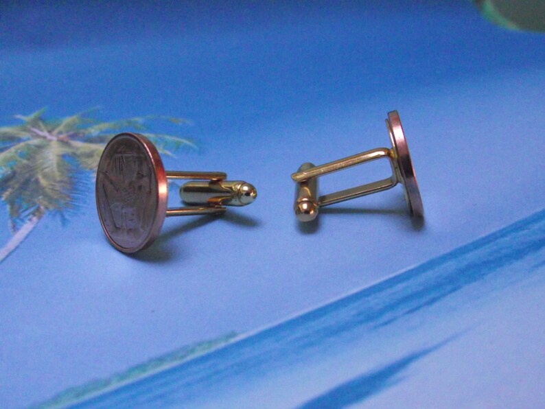 Great Caiman Thrush 1C Coin 2008 Cufflinks