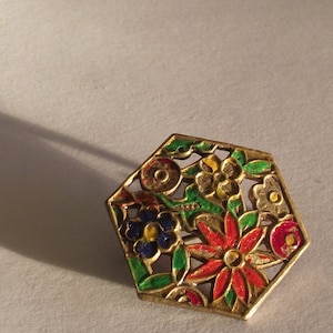 AD16 - 11 1920s Art Deco Geometric flower brooch – enamel cold painted