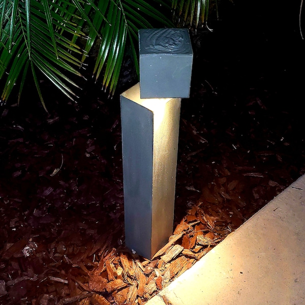 Custom landscape lighting