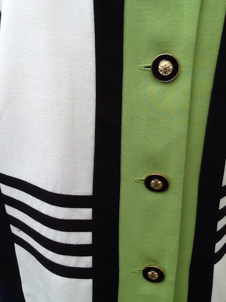 Statement vintage greenblackwhite top