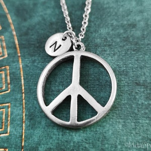 Peace-Zeichen Halskette Peace-Zeichen Anhänger Halskette Boho Peace-Zeichen Charme Hippie Halskette Retro Groovy personalisierte Schmuck Initiale