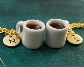 Kaffee Halskette SET von 2 KLEINE Tasse Kaffeetasse Charm Halsketten Becher Anhänger Bester Freund Halsketten Beste Freunde Geschenk Freundschaft Schmuck