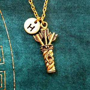 Carquois Collier Carquois Bijoux Flèche Carquois Charme Collier Archer Collier Tir À L&#39;arc Cadeau Initiale Collier Lettre Collier Carquois Pendentif