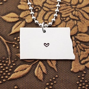 Nord Dakota Halskette Nord Dakota personalisierte Schmuck Hand gestempelt Halskette Fern Beziehung Zustand Halskette Karte