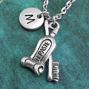 Collier de dentifrice, collier personnalisé, collier personnalisé, collier dentaire, collier monogramme collier de charme de brosse à dents