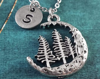 Mond Halskette KLEINE Kiefer Wald Anhänger Sonne Rustikale Halbmond Natur Schmuck Im Freien Reise Camping Geschenk Personalisierte Initiale