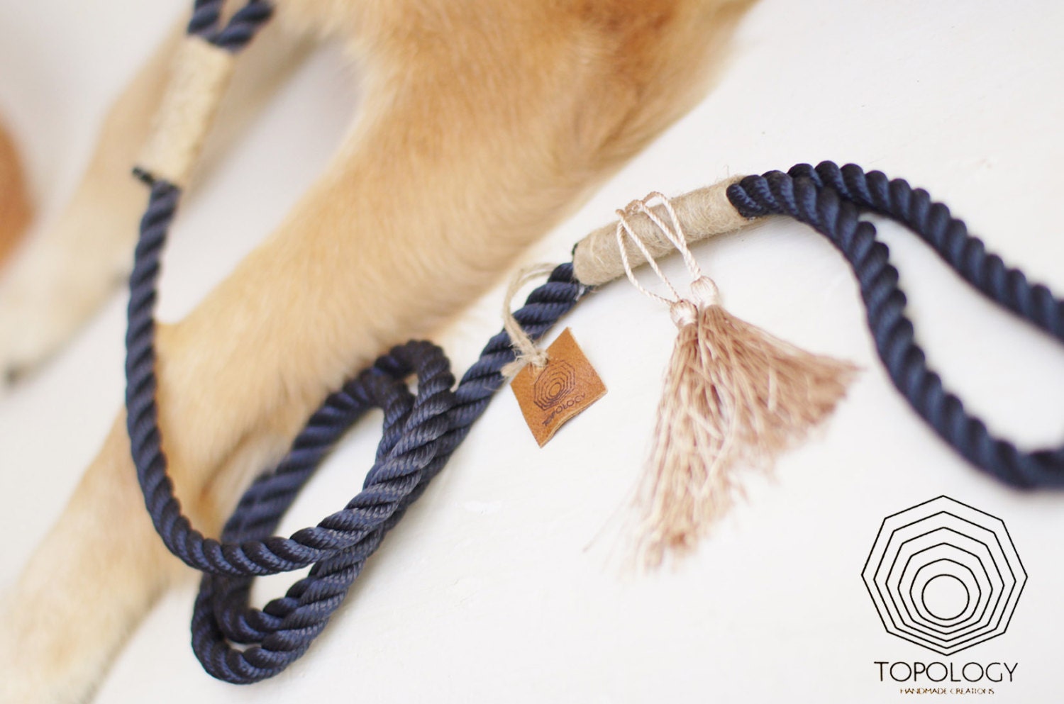 Laisse de Chien Bleue. Corde Nautique Élégante avec Tassel et Attaches Chanvre. Laisse Douce. Style 