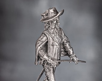 Royal Musketeer with sword, France 17th Century Mini Figure, 1/32 Scale Toy Soldiers, 54mm Tin Metal Miniature, Action Statuette Toy Soldier