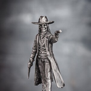 Baron Samedi Toy Statue 54mm Skeleton Metal Miniature Baron Saturday 132 Figure Handmade Gift Unpainted Skeleton Figurine Tin Metal Decor