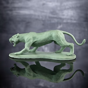 Resin Miniature of Black Panther, Model Kit to Paint, Collectors Gift, 3D Printed Model of Panther 75mm, Growling Lioness Miniature Figure