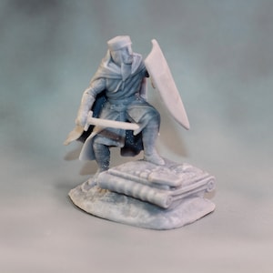 Middle Ages Knight Figurine, Plastic Toy Soldier, Gift for Collector, Miniature of Medieval Templar Knight 54mm, 3D Printed Model to Paint