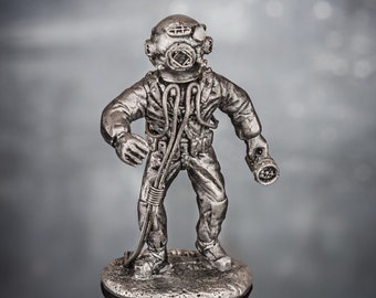 Figurine Navy Gift Nautical Sculpture Steampunk Diver Statue Diver Helmet Deep Sea Toy Miniature Collectibles 54mm