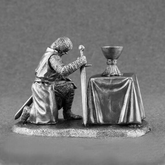 Medieval knight Action Figures with the Holy Grail Miniature Etsy