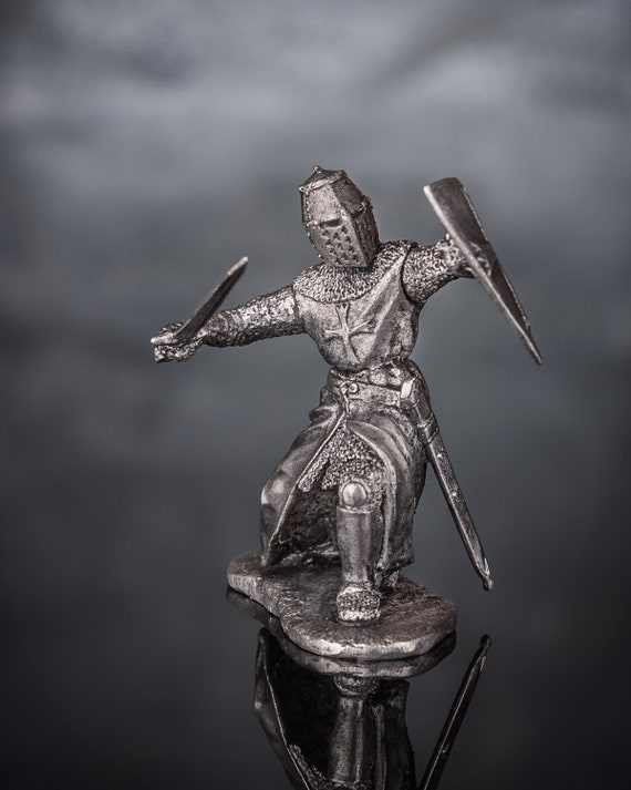 Metal Miniature 1/32 Medieval European Knight Figure Toy Tin Soldier 54mm 