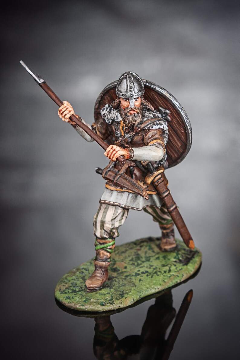 hermoli model figures