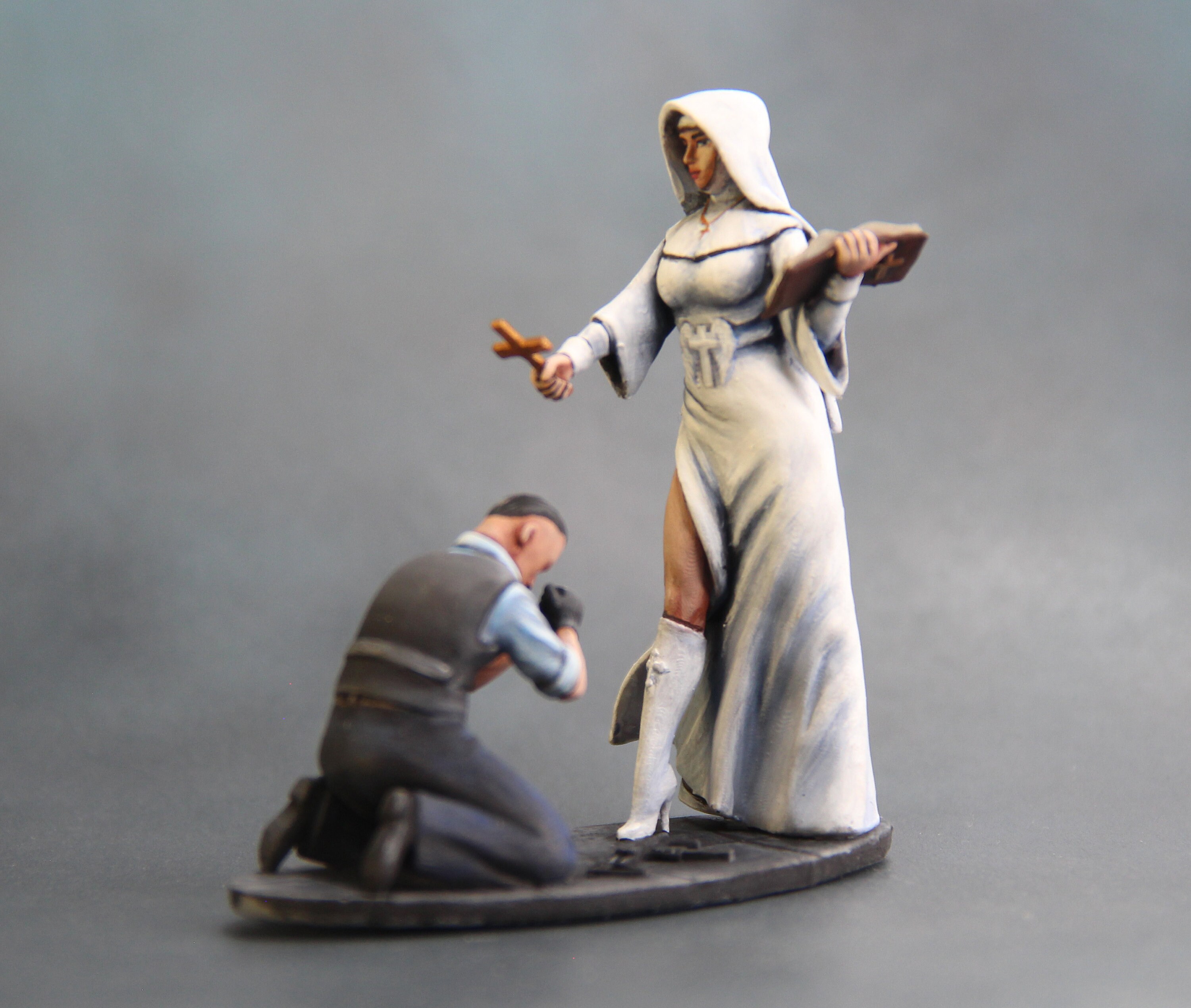 Nun and Sinner Resin Miniature 54 mm, Resin Hand Painted Figure, Holy Nun with Bad Sinner, Scale Miniature Figure, Toy Soldiers, Mens Gifts