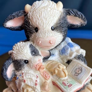 Mary&#39;s Moo Moos figurine