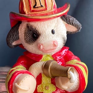 Mary&#39;s Moo Moos figurine