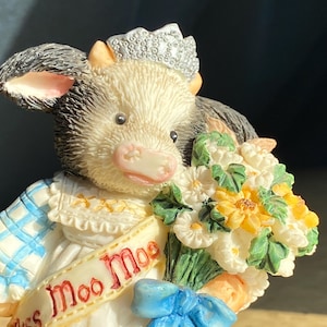 Mary&#39;s Moo Moos figurine