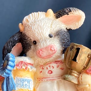 Mary&#39;s Moo Moos figurine