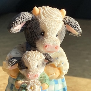 Mary&#39;s Moo Moos figurine